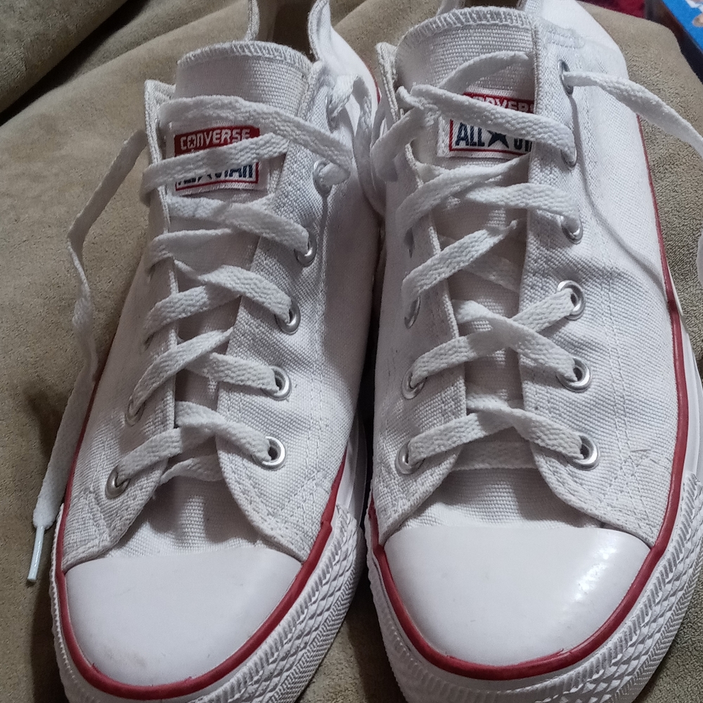 Converse shoes mens 8.5 womens 10.